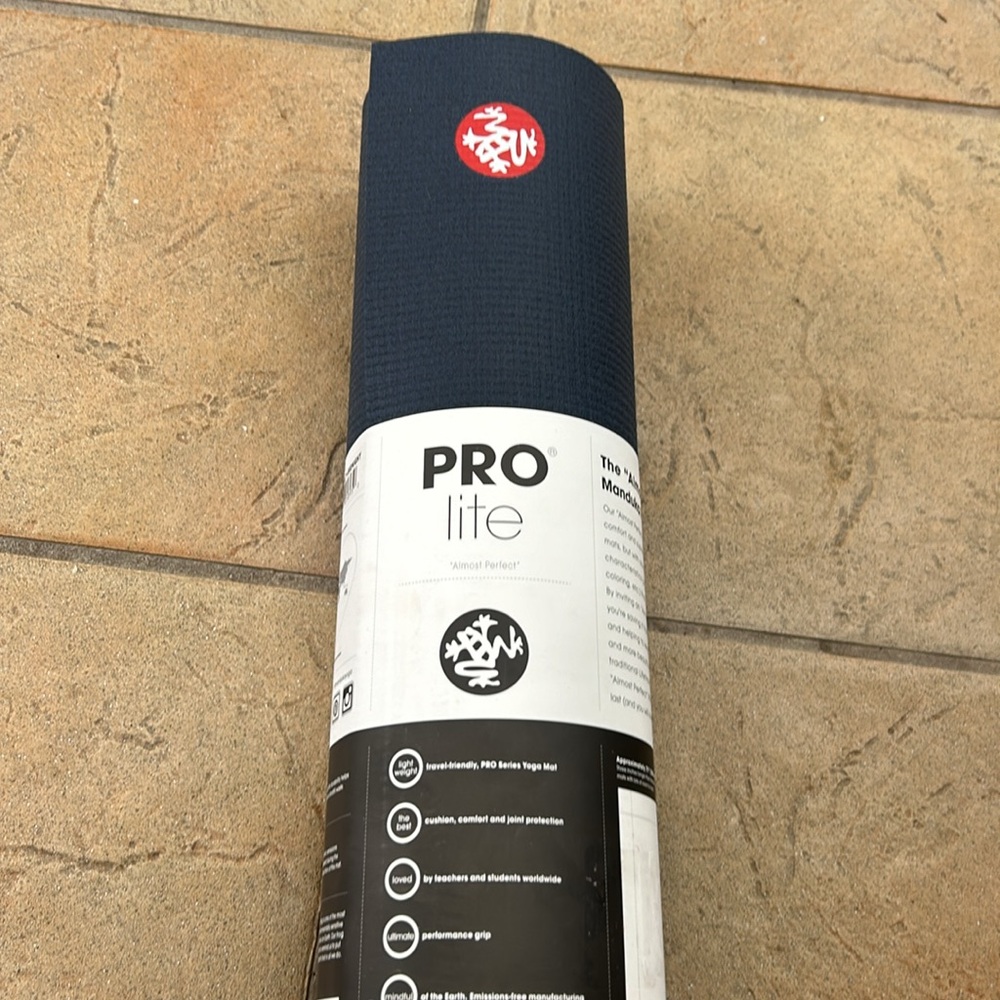 Manduka pro lite mat in midnight blue